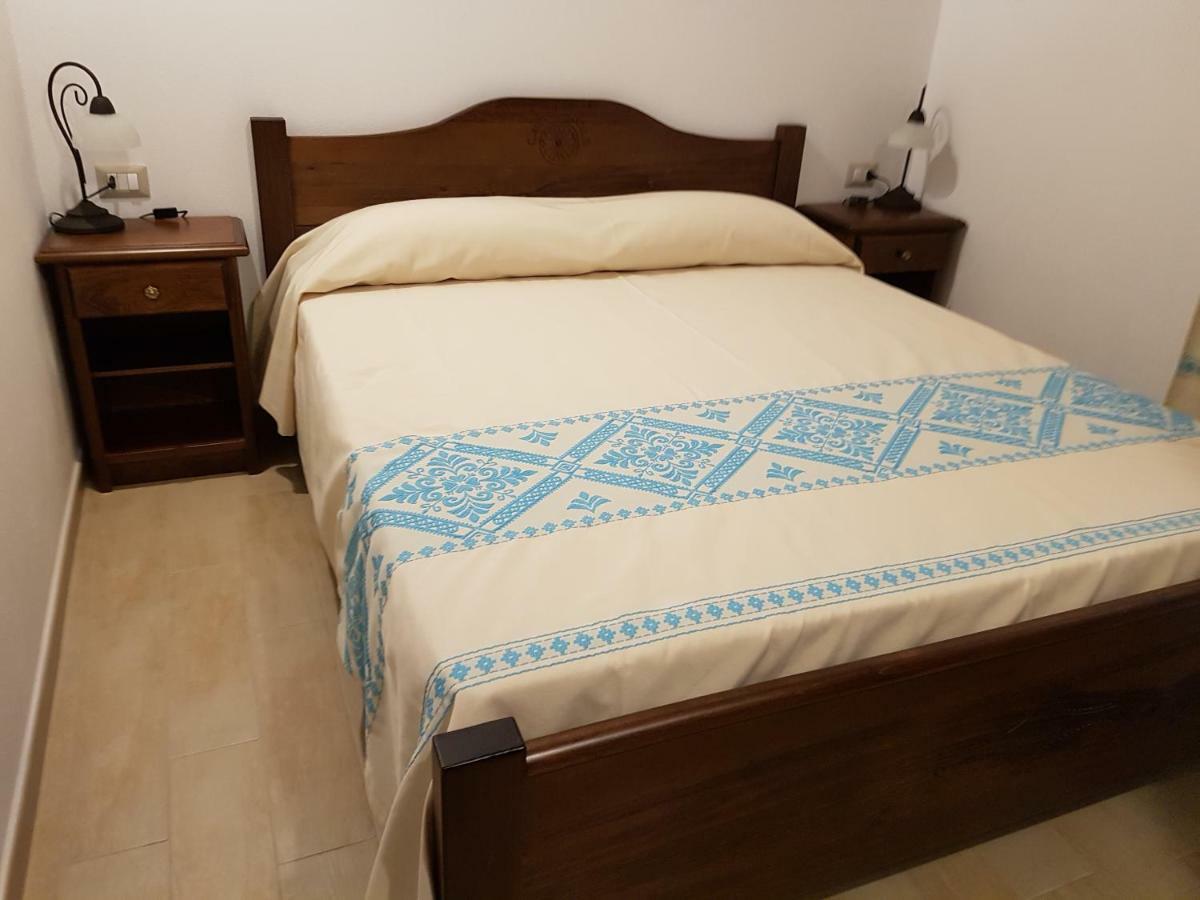 Casa Vacanze La Pavoncella Иглесиас Екстериор снимка