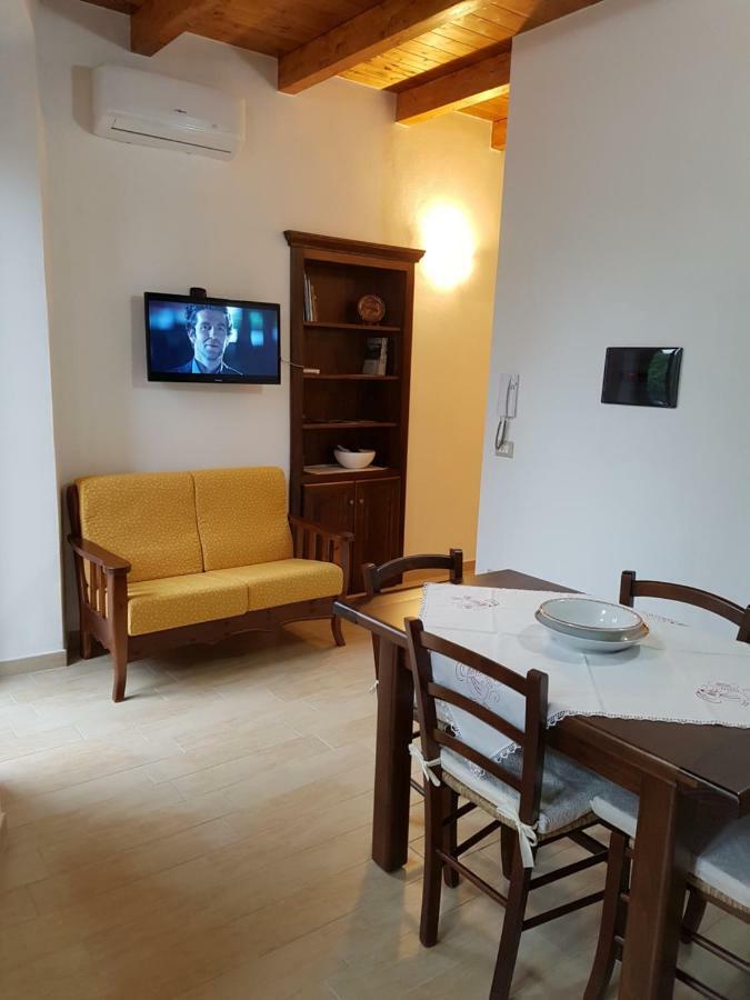 Casa Vacanze La Pavoncella Иглесиас Екстериор снимка