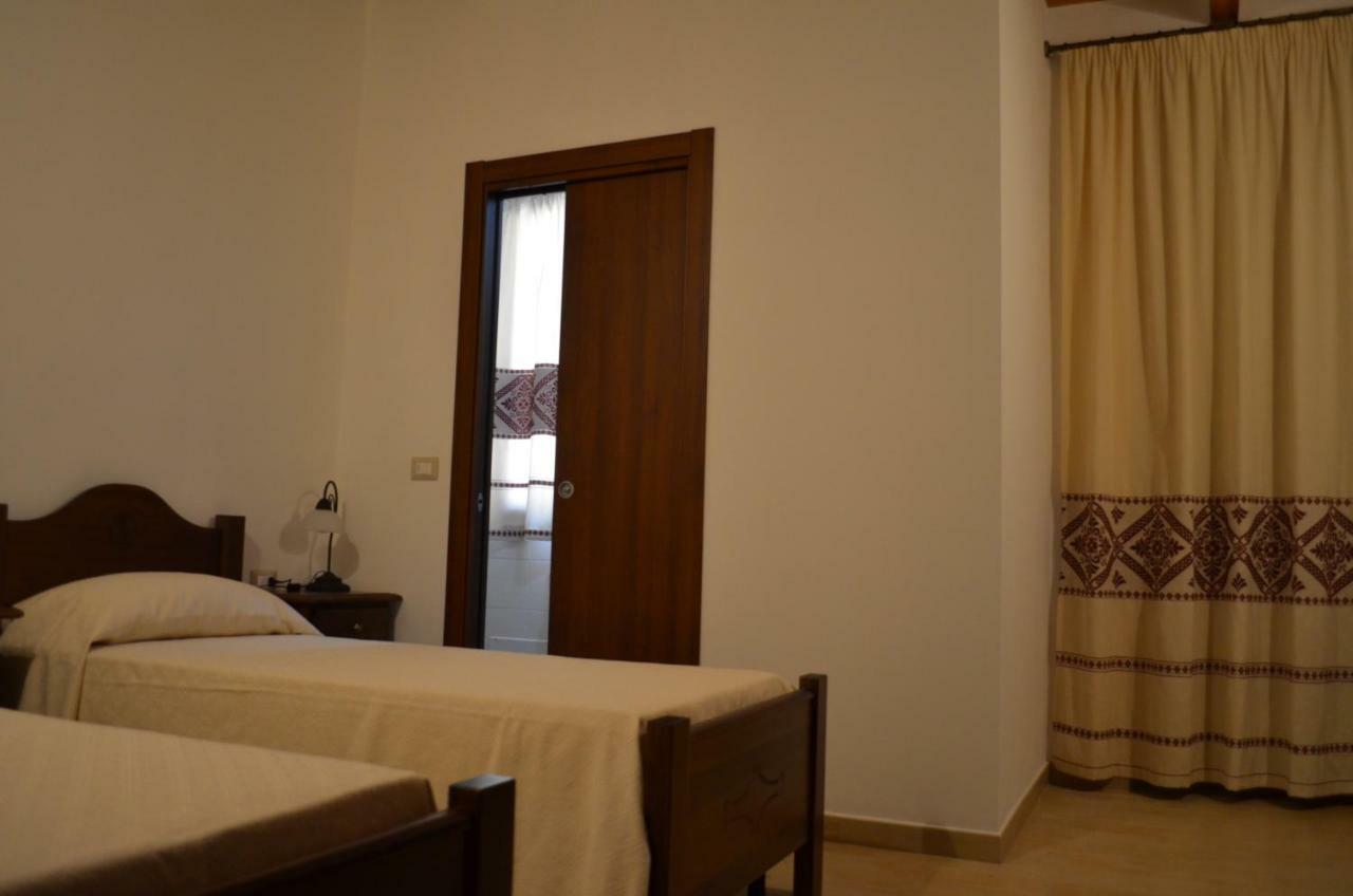Casa Vacanze La Pavoncella Иглесиас Екстериор снимка