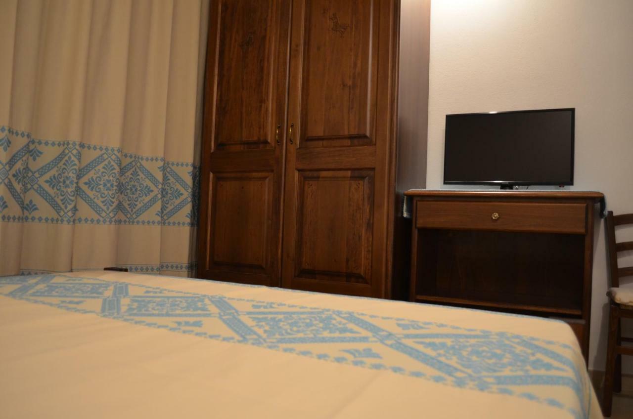 Casa Vacanze La Pavoncella Иглесиас Екстериор снимка