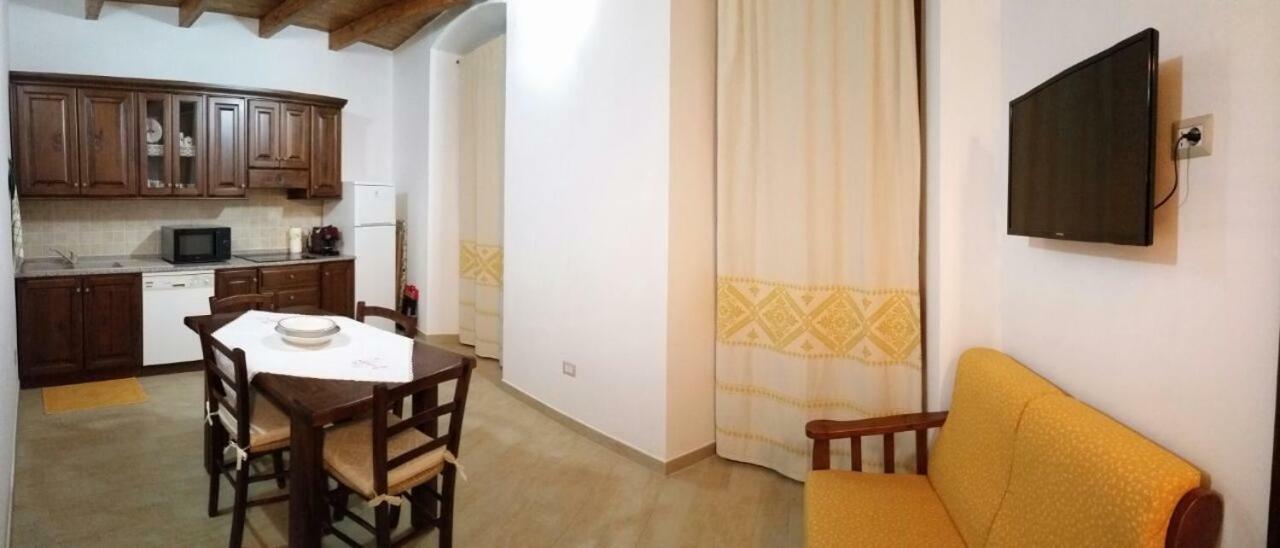 Casa Vacanze La Pavoncella Иглесиас Екстериор снимка