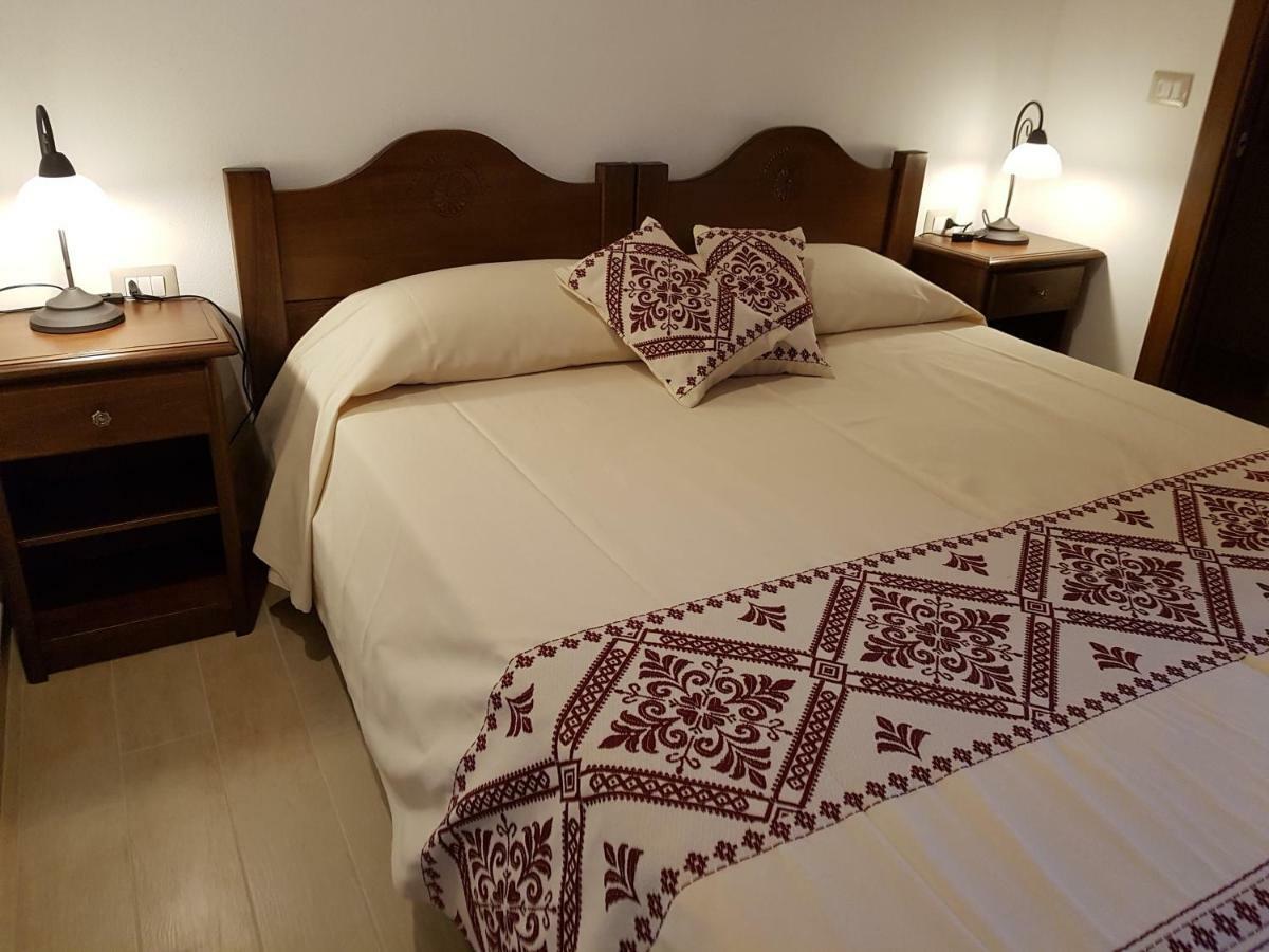 Casa Vacanze La Pavoncella Иглесиас Екстериор снимка