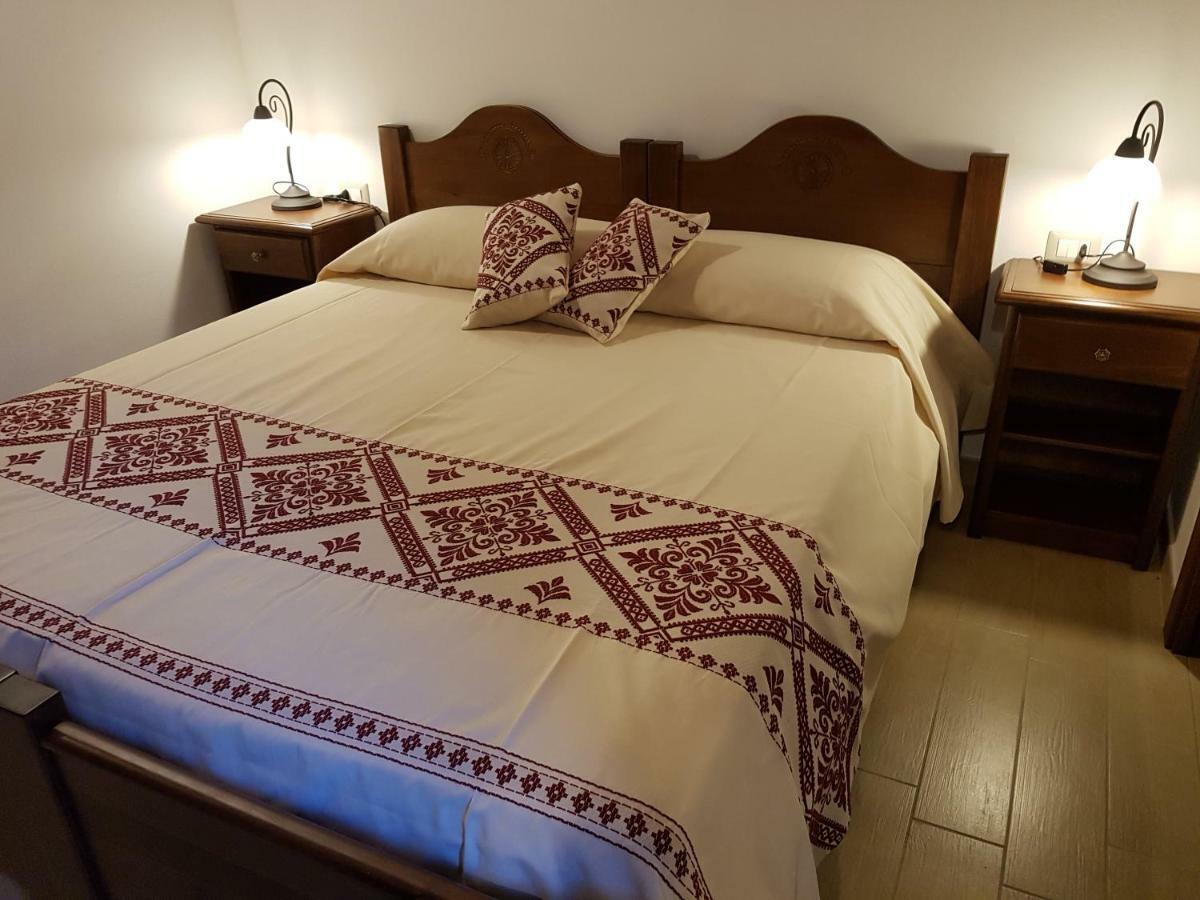 Casa Vacanze La Pavoncella Иглесиас Екстериор снимка